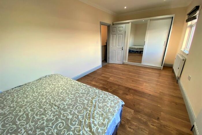 3 Bedroom Maisonette To Rent In High Street, Barkingside IG6