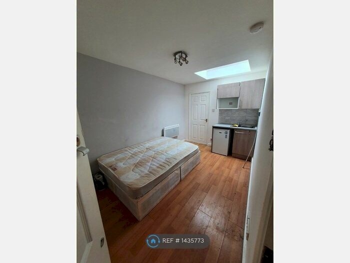 Studio To Rent In Newton Road, London, E15