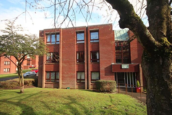 2 Bedroom Flat To Rent In Woodfield Close, Laurel Court, B74