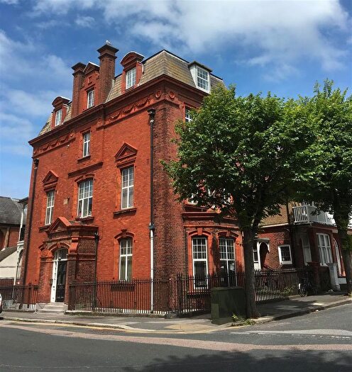 2 Bedroom Flat For Sale In Lansdowne Road, Hove, BN3