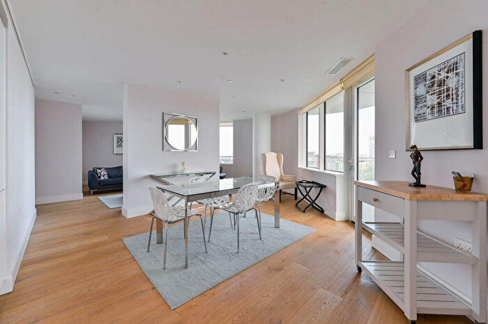 2 Bedroom Flat To Rent In Lombard Wharf, Battersea, London, SW11