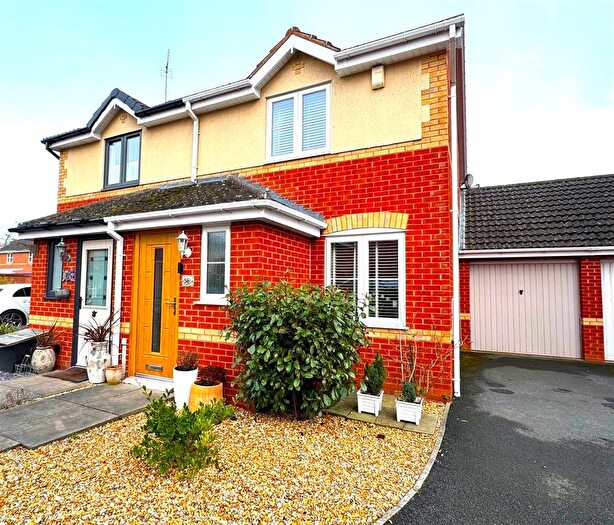 2 Bedroom Property For Sale In Swan Drive, Droitwich, WR9