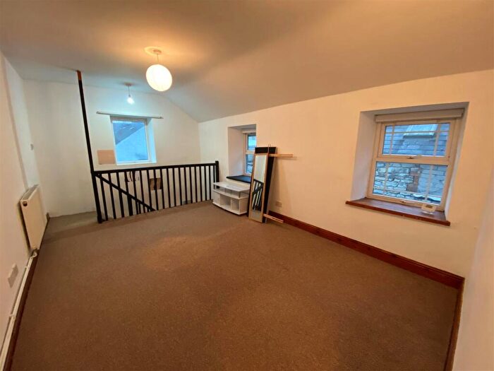 1 Bedroom Flat To Rent In High Street, Barry, CF62