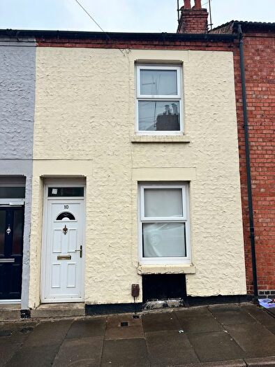 3 Bedroom Terraced House To Rent In Essex Street, Northampton, Northamptonshire, NN2