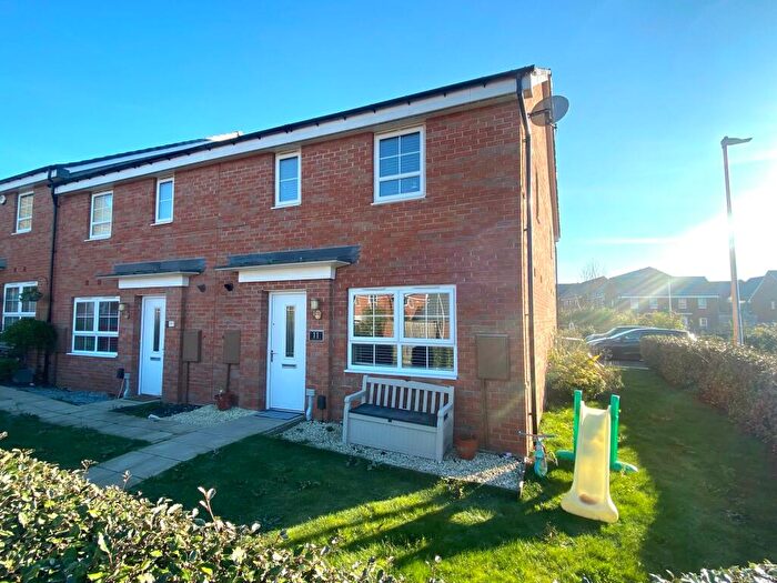 2 Bedroom End Of Terrace House For Sale In Aston Gardens, Warwick, CV34