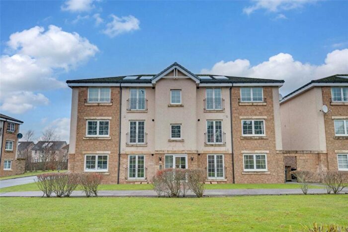 3 Bedroom Flat To Rent In Mackie Place, Elrick, AB32