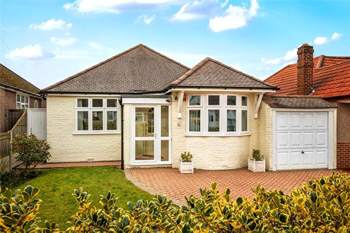 4 Bedroom Bungalow For Sale In Malvern Road, Orpington, BR6