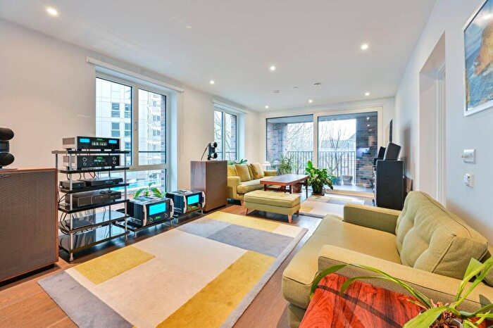 2 Bedroom Flat To Rent In Haygate Street, Elephant And Castle, London, SE17