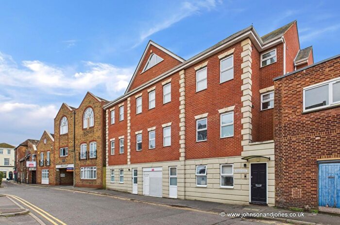 2 Bedroom Flat For Sale In Premier House, Chertsey, KT16
