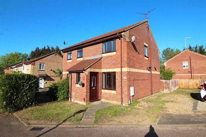 2 Bedroom Semi Detached House For Sale In Lansdowne Walk, Peterborough, PE2