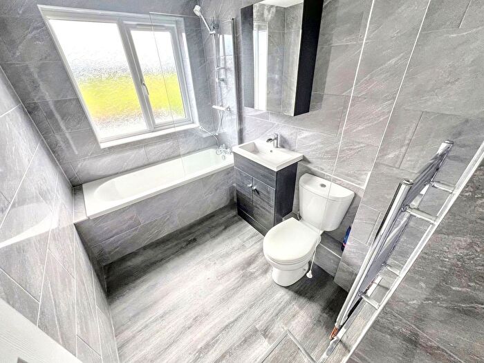 2 Bedroom Flat To Rent In Clarabad Terrace, Forest Hall, Newcastle Upon Tyne, NE12