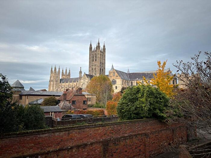 3 Bedroom Apartment To Rent In The Precincts, Canterbury, CT1