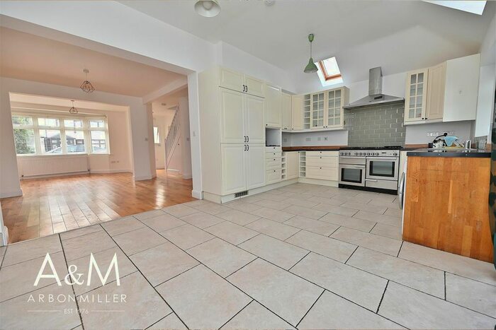 3 Bedroom End Of Terrace House To Rent In Trelawney Road, Ilford, IG6