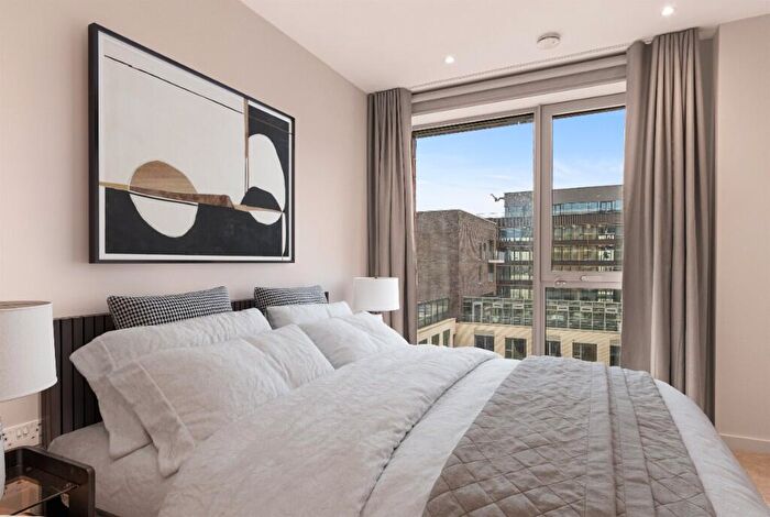 1 Bedroom Apartment To Rent In Nine Elms Lane, London, SW11