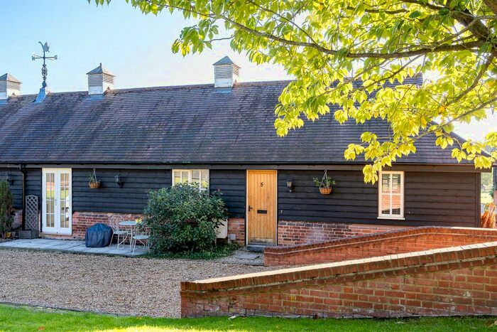 2 Bedroom Property To Rent In Mangrove Lane, Hertford, SG13