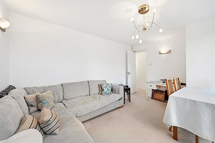 2 Bedroom Apartment To Rent In Britten Close, Wellgarth Road, London, NW11