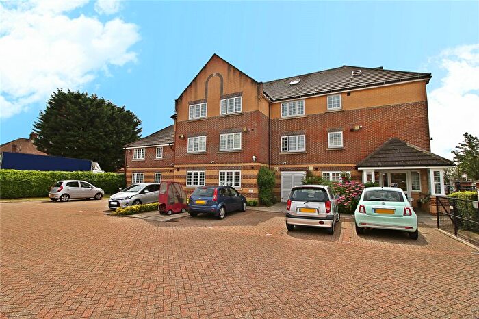 2 Bedroom Retirement Property For Sale In Betjeman Court, Cockfosters Road, Barnet, EN4