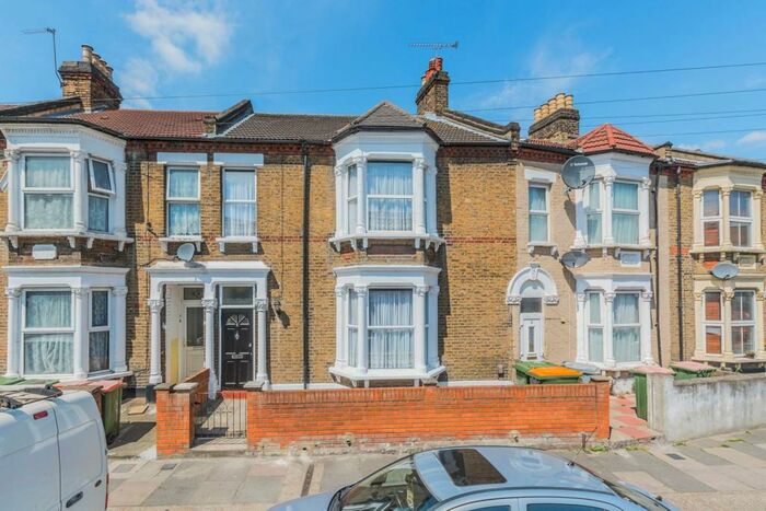 5 Bedroom Terraced House To Rent In Walpole Road, Plashet, London, E6