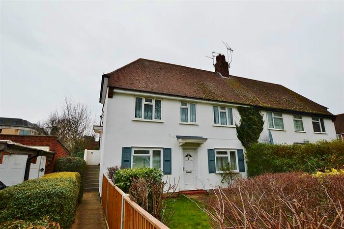 2 Bedroom Maisonette To Rent In Beechwood Gardens, Slough, SL1