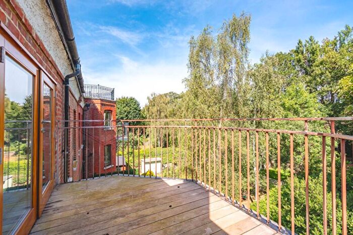 6 Bedroom Semi-Detached House To Rent In Avenue Road, Highgate, London, N6