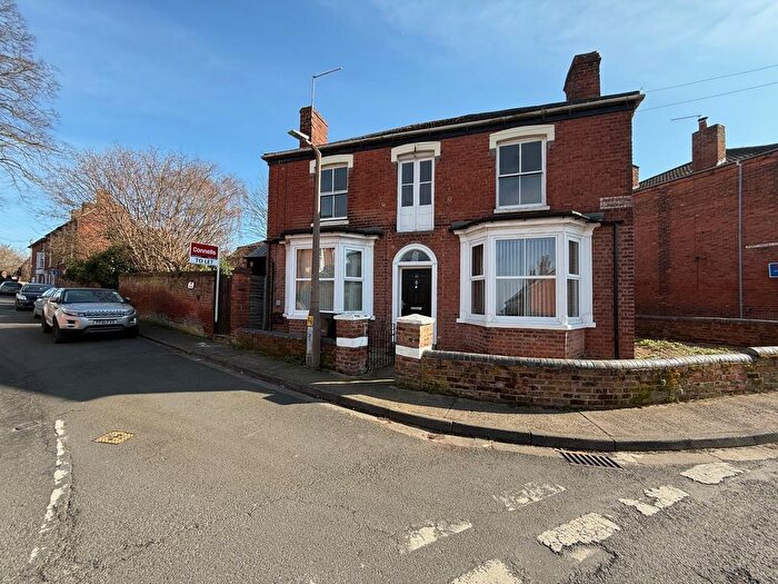2 Bedroom Flat To Rent In Fort Royal Hill, Worcester, WR5