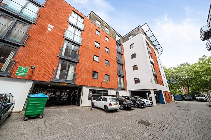 2 Bedroom Flat For Sale In Channel Way, Southampton, SO14