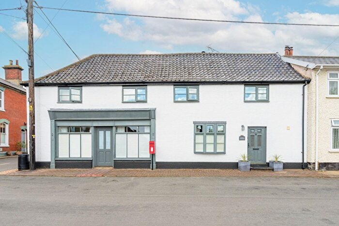 4 Bedroom Terraced House For Sale In Market Place, New Buckenham, NR16