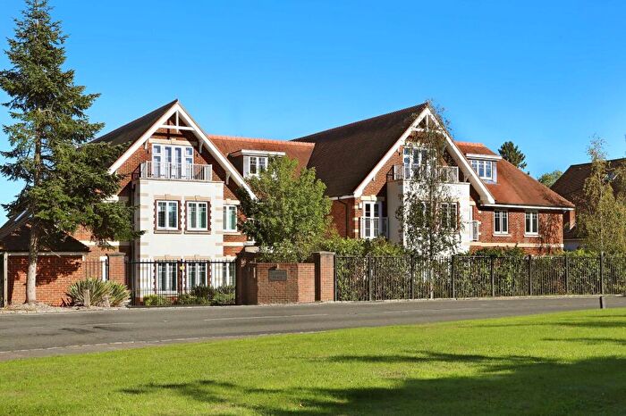 3 Bedroom Apartment For Sale In Penn Road, Knotty Green, Beaconsfield, Buckinghamshire, HP9