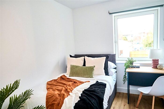 1 Bedroom Flat To Rent In Flat Malago Scholar Quarters, - West Street, Bedminster, Bristol, BS3