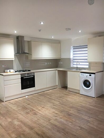 2 Bedroom Flat To Rent In Bedroom Flat For Rent Tottenham, London, N17