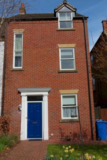 4 Bedroom Town House To Rent In The Steeplechase, Uttoxeter, Staffordshire, ST14