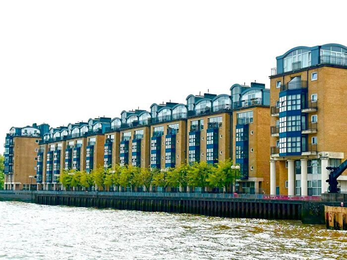 2 Bedroom Flat To Rent In Rotherhithe Street, Surrey Quays, London, SE16