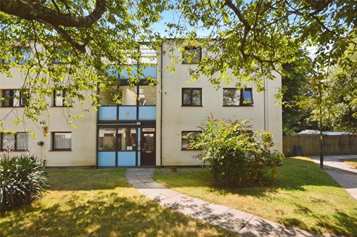 2 Bedroom Flat For Sale In Mills Road, Plymouth, Devon, PL1