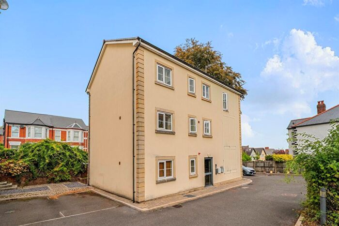 2 Bedroom Flat For Sale In Cwrt Maes Y Llyn, Newport, NP20