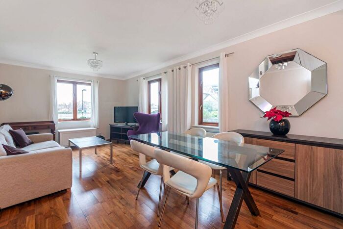 2 Bedroom Flat For Sale In Milton Court, Fulham, London, SW6