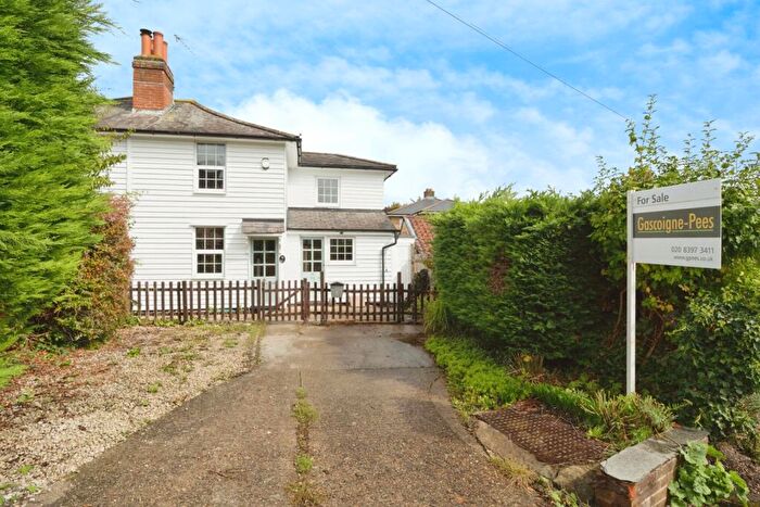 3 Bedroom Semi-Detached House For Sale In Middle Road, Leatherhead, Surrey, KT22