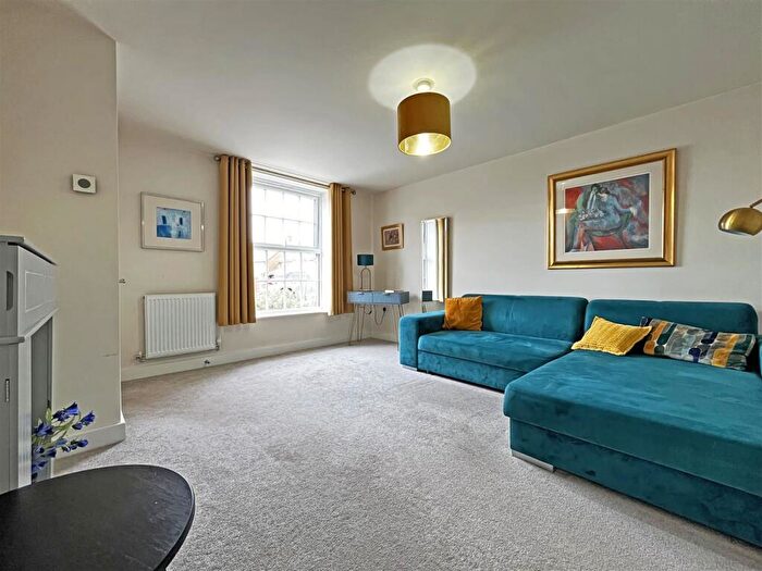 3 Bedroom Town House To Rent In Shipley Close, Mapperley, Nottingham, NG3