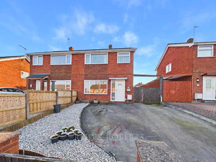 3 Bedroom Semi Detached House For Sale In Bryn Awelon, Buckley, CH7