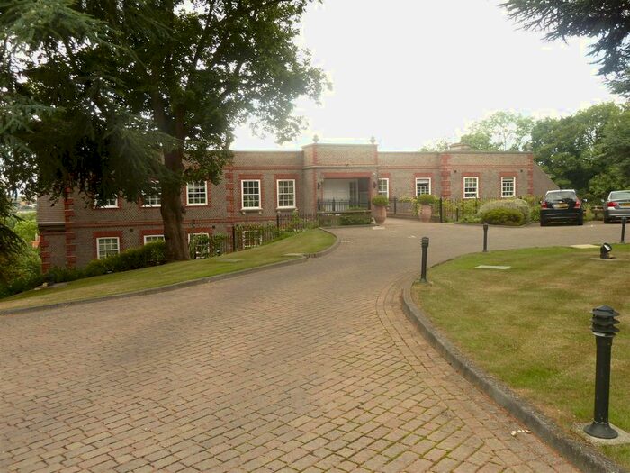 2 Bedroom Flat To Rent In Treetops, Caversham, Reading, RG4