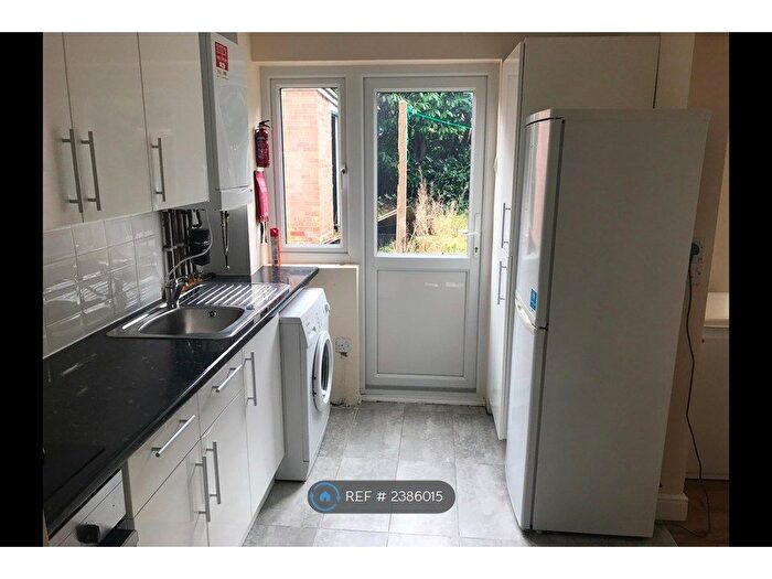 1 Bedroom Property To Rent In Beechtree Avenue, Englefield Green, Egham, TW20