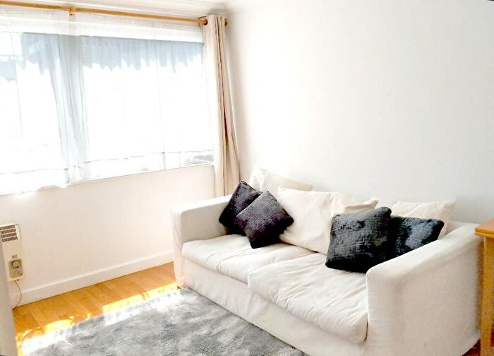 1 Bedroom Flat To Rent In Fitzroy Street, London, W1T