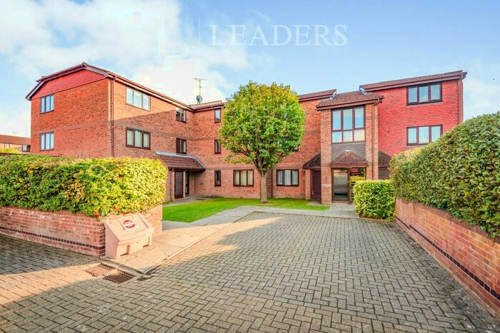 1 Bedroom Flat To Rent In Tanyard Close, Horsham, RH13