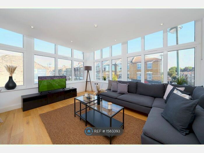 2 Bedroom Flat To Rent In Panther House, London, E11