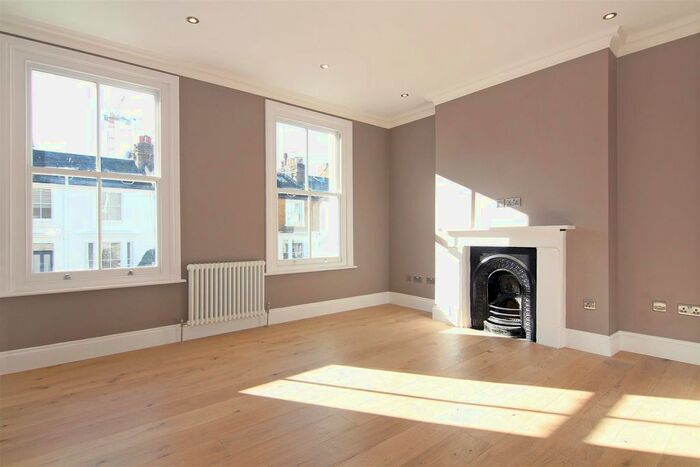 3 Bedroom Flat To Rent In Disraeli Road, London, SW15