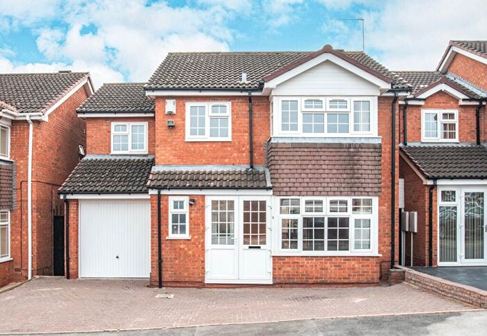 4 Bedroom Detached House To Rent In High Park Close, Smethwick, West Midlands, B66