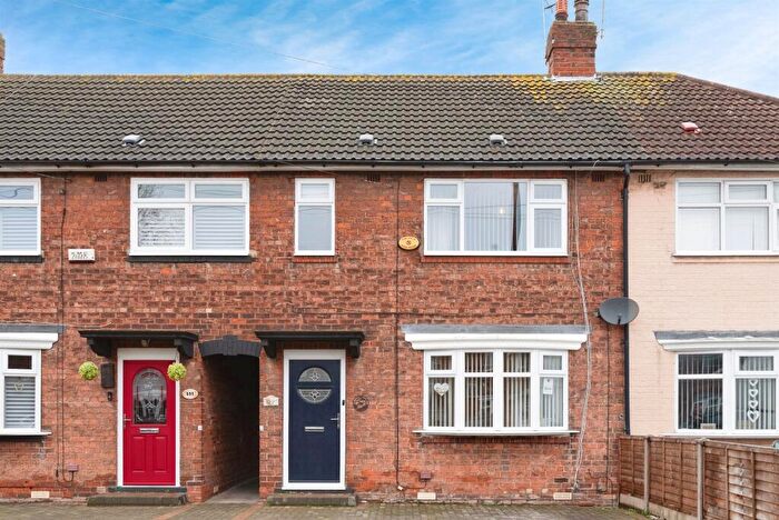 3 Bedroom Terraced House For Sale In James Reckitt Avenue, Hull, HU8
