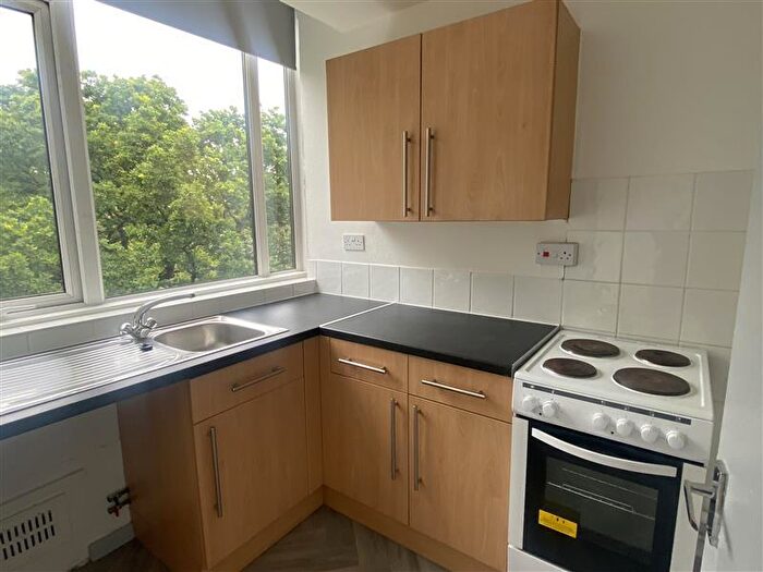 1 Bedroom Flat To Rent In Meynell House, Browns Green, Birmingham, B20