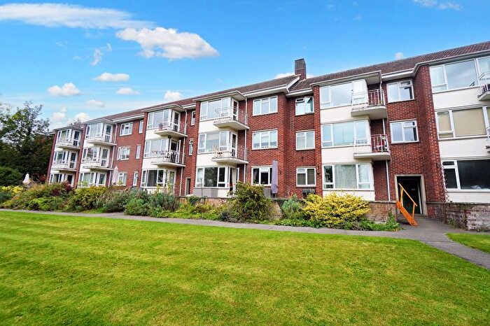 2 Bedroom Flat For Sale In Conegra Road, High Wycombe, HP13