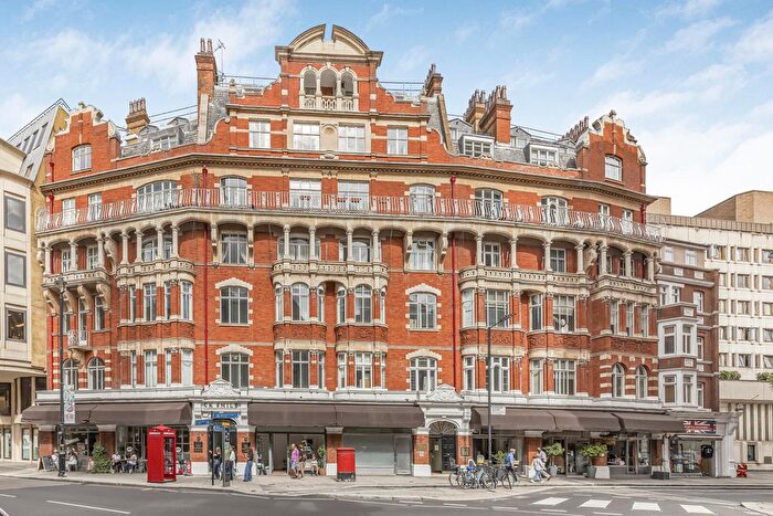 1 Bedroom Flat For Sale In Buckingham Gate, St James, London, SW1E