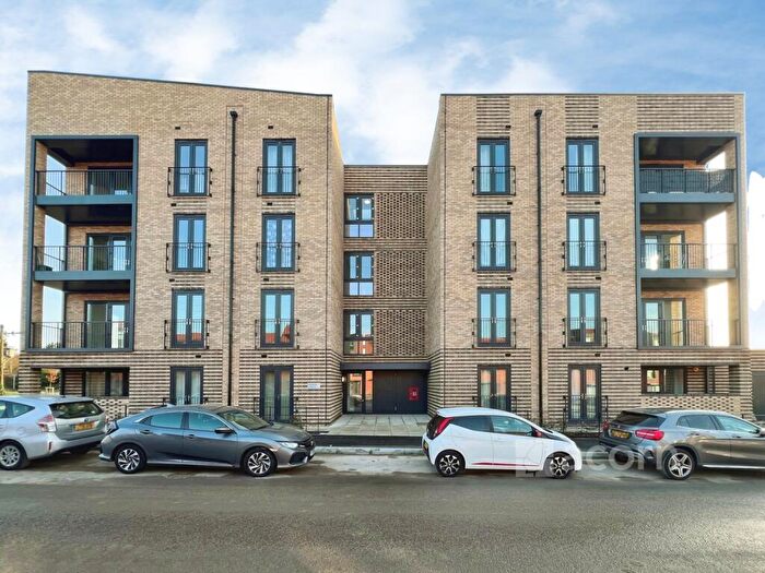 2 Bedroom Flat To Rent In Scotney Drive Knights Reach, DA9